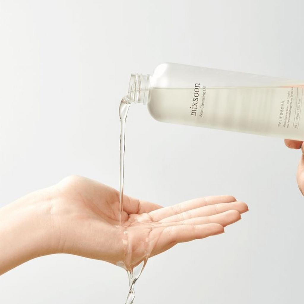 Bottle of Mixsoon SELENAIRE Bean Cleansing Oil with a pump dispenser, displayed on a white background.