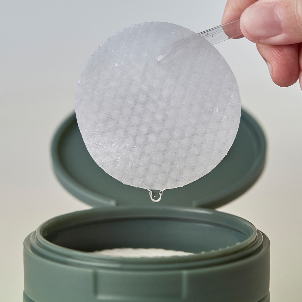 Selenaire Anua Heartleaf 77% Clear Pad with heartleaf extract for gentle exfoliation and skin soothing.