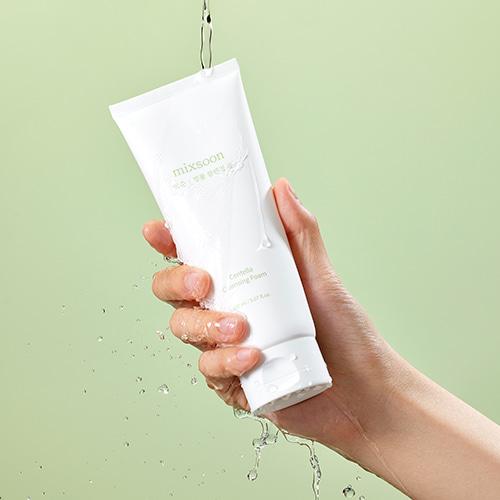 Selenaire Mixsoon Centella Cleansing Foam tube with green and white packaging, suitable for gentle facial cleansing.